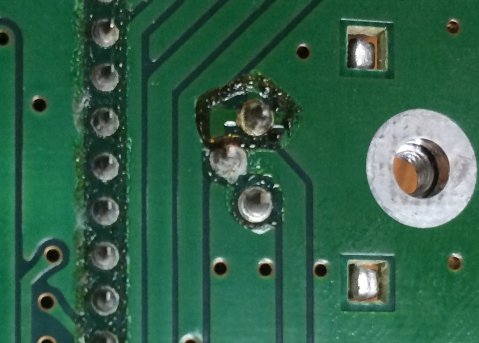 TR10 soldering cracking.JPG