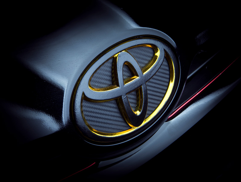 Gold-Toyota-Emblem-3.jpg