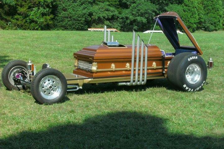 Drag-U-La-Coffin-Cars-Casket-Car-34.jpg