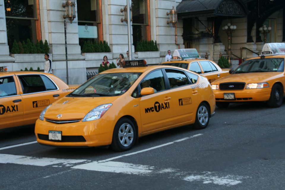 New_York_Prius_cab.JPG