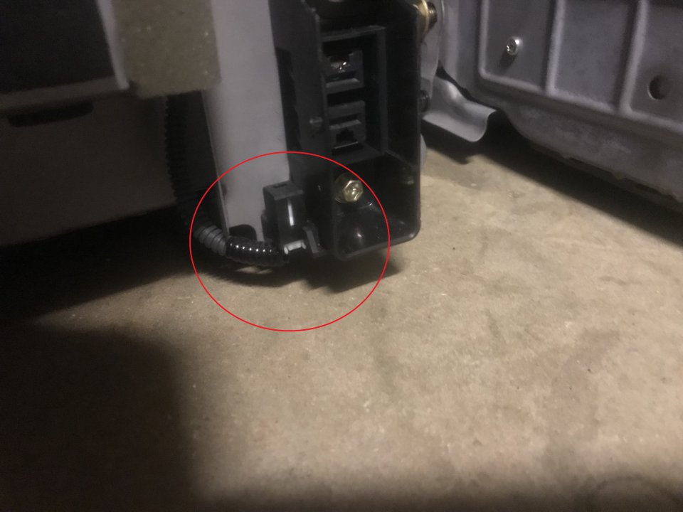 Safety Plug interlock connector.JPG