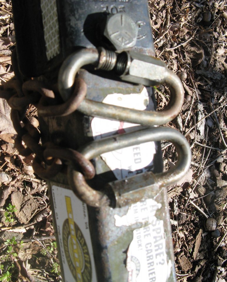rusted trailer safety chains.JPG