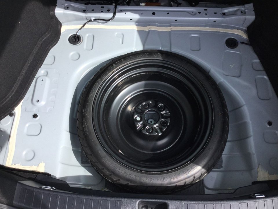 3 tire in trunk.JPG