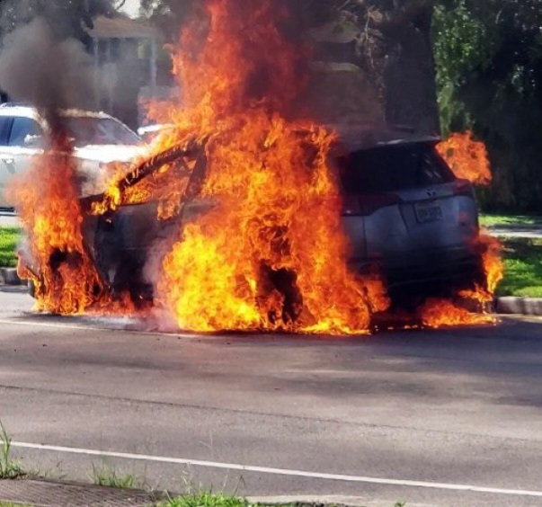 Toyota-RAV4-caught-fire.jpg