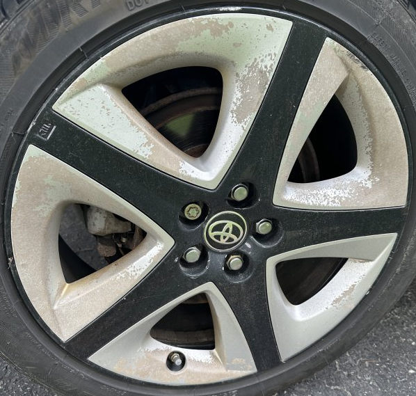 Prius17InchWheelCover.jpg