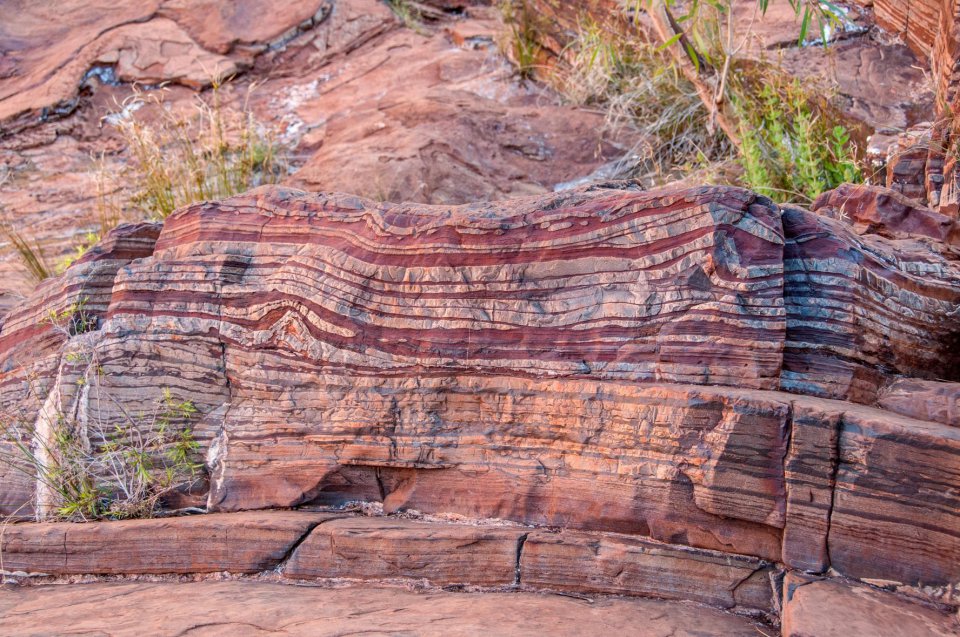 Banded_iron_formation_Dales_Gorge resize.jpg