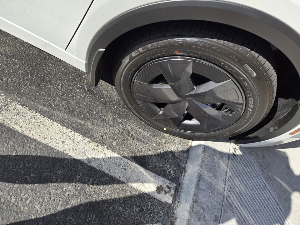 2024 Prius LE wheel cover.jpg