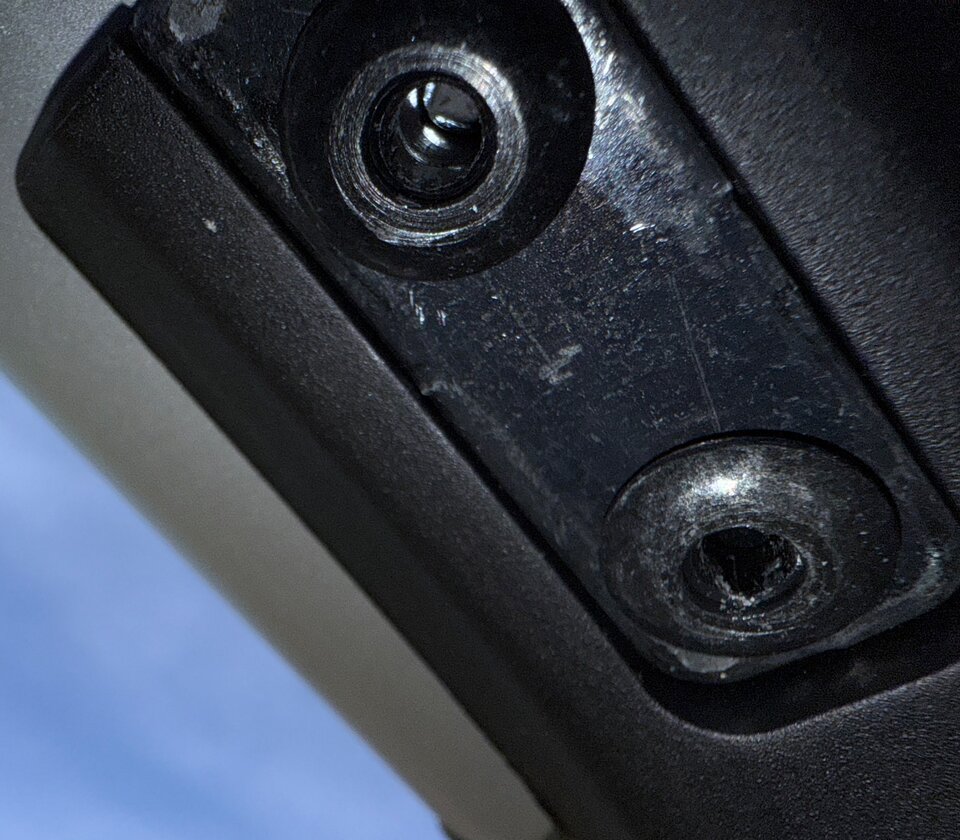 Toyota Cross Bars proprietary bolt.jpeg
