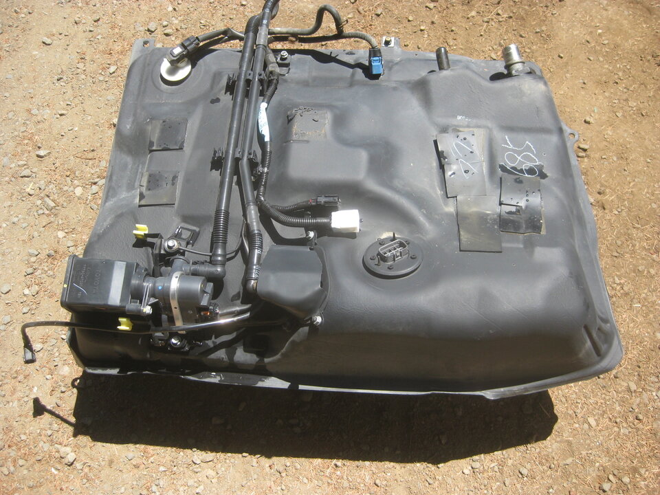 gas tank top.JPG