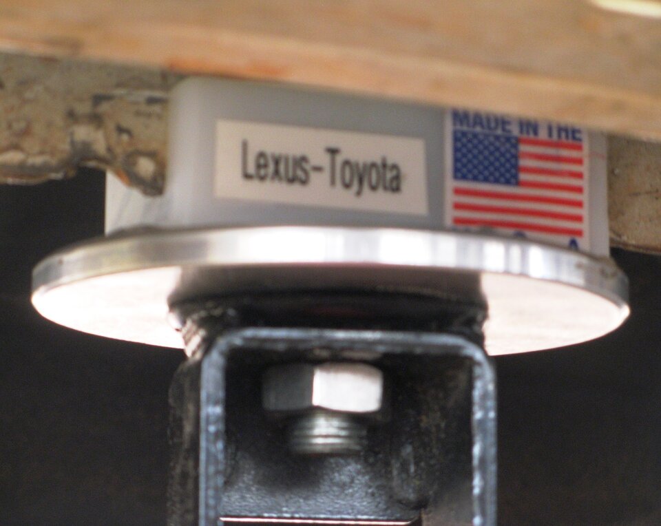 on trolley jack raised 2.jpg